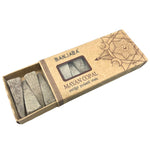 Mayan Copal: Coni piramidali d'incenso al copale maya.