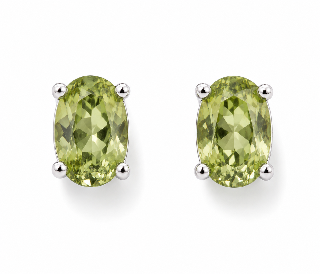 Orecchini Solitari con Peridoto Sfaccettato AA in Rame Bianco